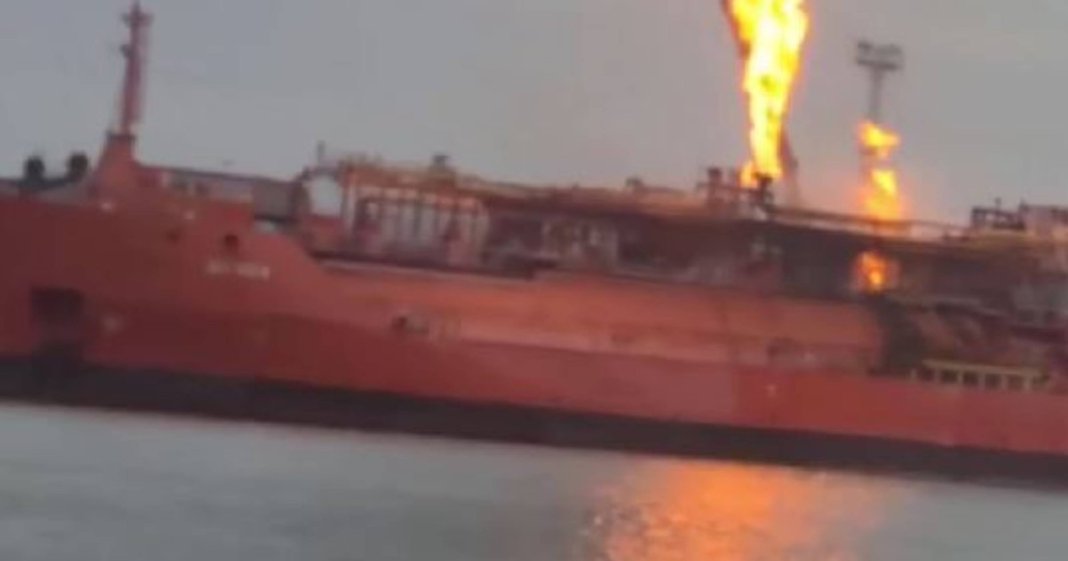 Locuitorii din Plauru, Tulcea, au fost evacuați rapid din cauza unei nave cu GPL lovite de dronele rusești în noaptea anterioară.