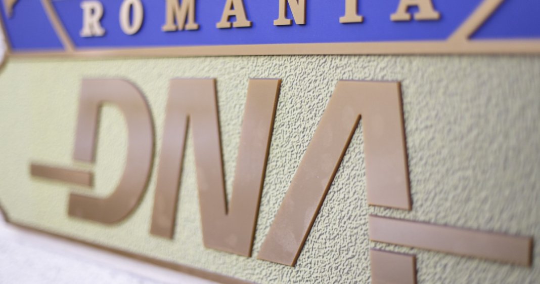 „Vizita fără rost la Bolojan”. Rețele de politicieni, rezerviști și ex-magistrați în dosarul DNA al omului de afaceri din Vaslui