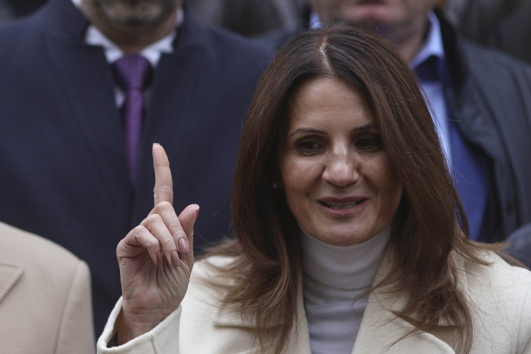 Anca Alexandrescu aduce critici la adresa Recorder. Realitatea îl citează pe Ion Cristoiu, care este revoltat de transmiterea documentarului pe TVR 1.