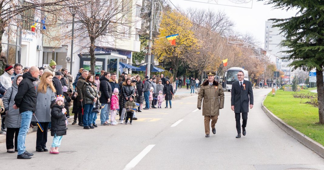 Prefectul și subprefectul din Olt, puși sub supraveghere judiciară după ce ar fi deschis focul într-un poligon militar (surse)
