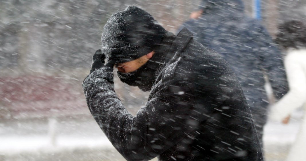 Vreme severă în România: Atenționare galbenă în 23 de județe și atenționare portocalie de viscol pe munte, cu vânte de până la 140 km/h