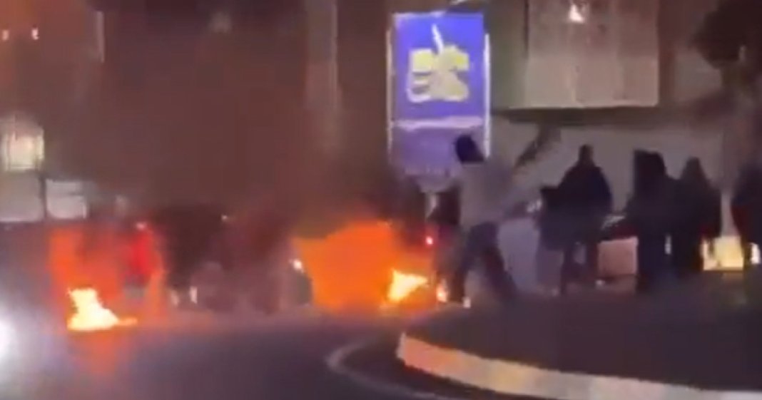 Criza economică din Iran provoacă proteste de șase zile la rând, cu vociferări de „Moarte dictatorului”