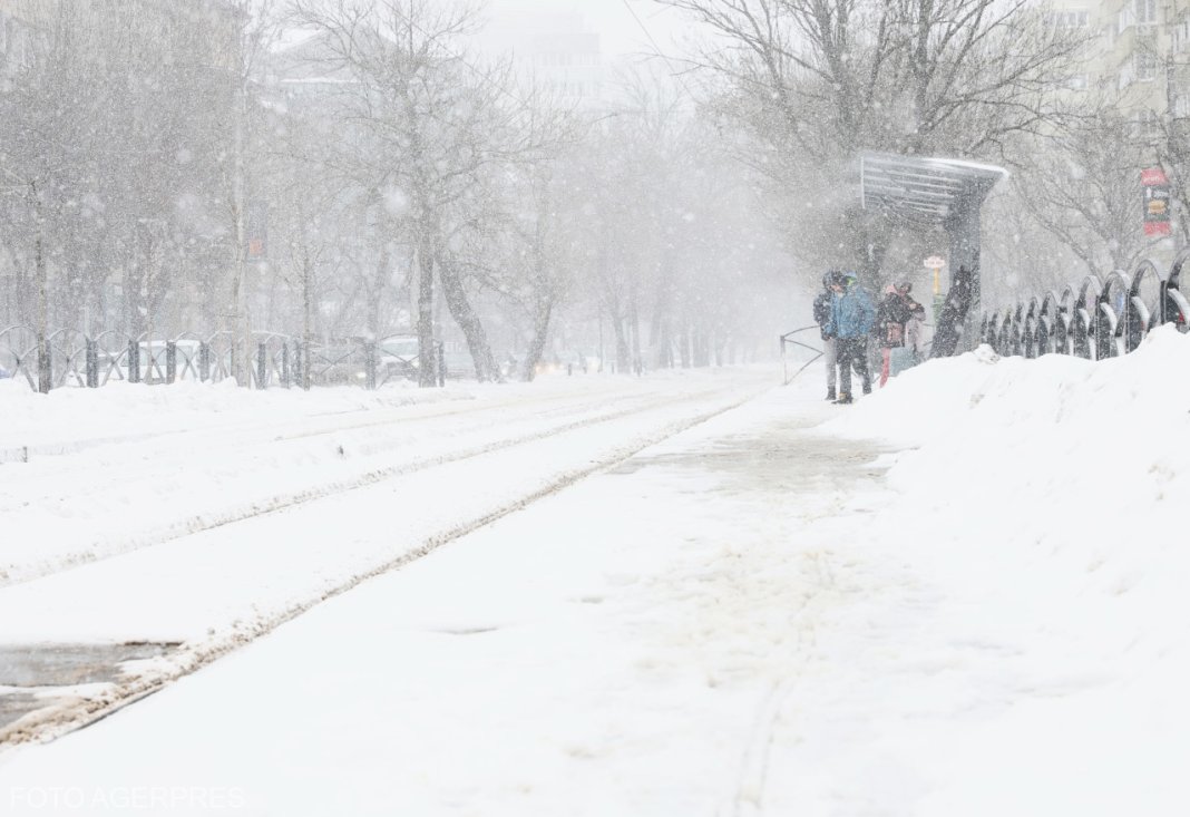 Unde va cădea zăpadă consistent în următoarele ore. Alertă de ultimă oră de la ANM / Stare de circulație pe drumurile din România. Circumstanțele în Gara de Nord.