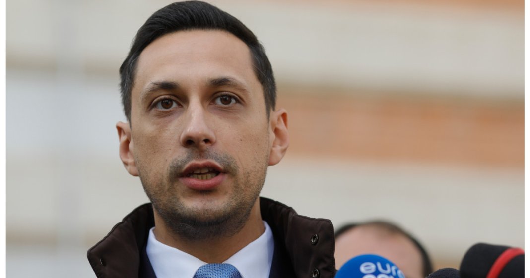 Vlad Gheorghe, consilierul lui Bolojan, îl acuză pe Ciolacu în legătură cu bugetul: „Covrigarul trebuie să clarifice câteva miliarde”