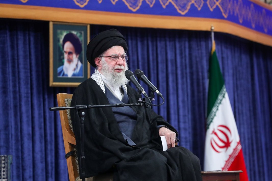 „Prima soție” invizibilă a Iranului: Identitatea partenei lui Khamenei și absența reacției presei oficiale în legătură cu soarta ei