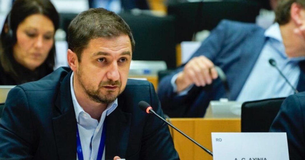 „A fost distractiv cum s-au chinuit să ne dezvățuie de etichete.” Eurodeputat AUR, despre negocierile...