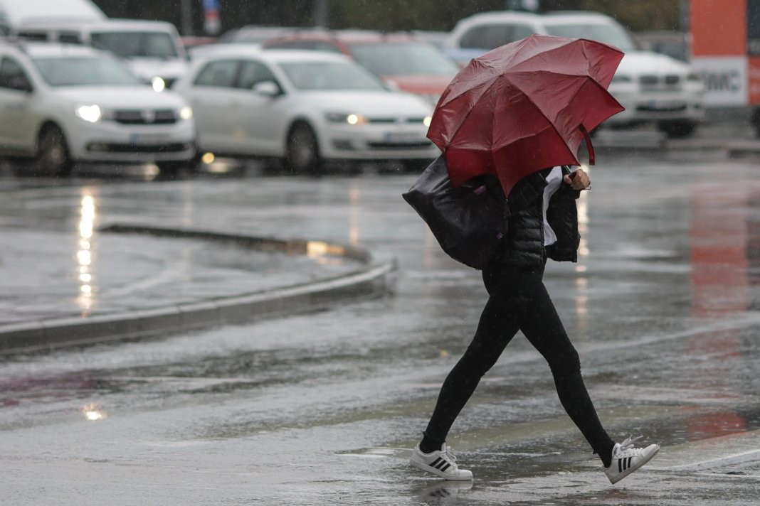 Modificare bruscă a condițiilor meteorologice: precipitații și ninsoare în zonele montane. Perioada noului val de frig de săptămâna viitoare și previziunile pentru Paște.