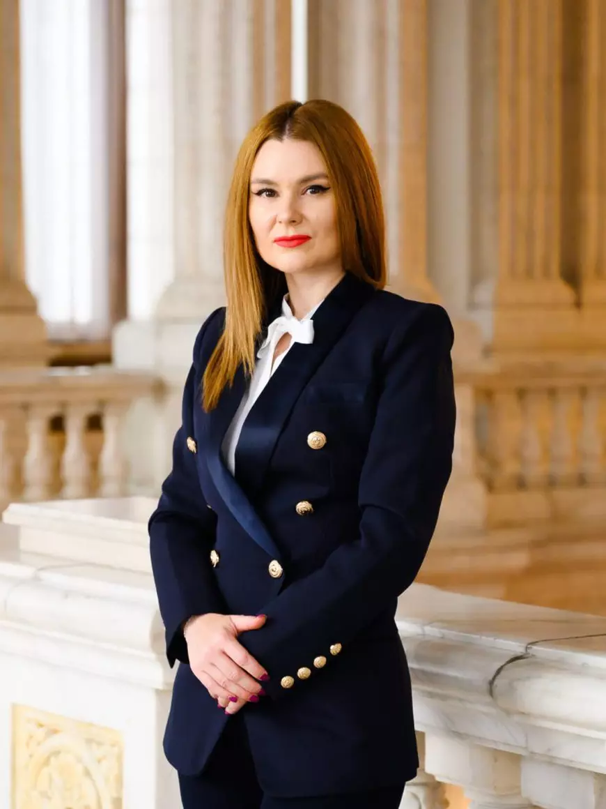 Cum ar putea fi conturată Europa Federală: Interviu cu Simina Tulbure, consilier al ministrului Proiectelor Europene, Dragoș Pîslaru Cum ar putea fi conturată Europa Federală: Interviu cu Simina Tulbure, consilier al ministrului Proiectelor Europene, Dragoș Pîslaru