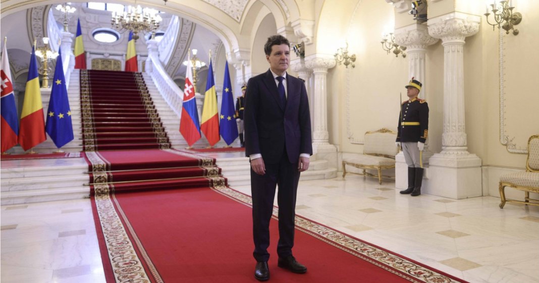Negocierile pentru formarea noului Guvern, întrerupte. Care este explicația întârzierii lui Nicușor Dan în desemnarea unui premier?