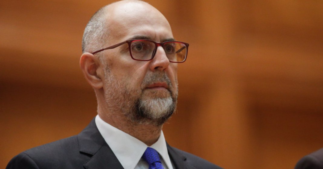 Soluția propusă de Kelemen Hunor pentru un cabinet majoritar: O chemare adresată politicienilor „să diminueze tensiunea”...