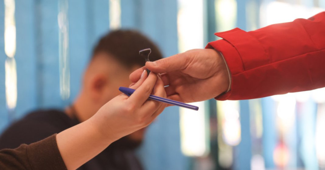Cine ar obține voturile locuitorilor din București în eventualitatea unor alegeri: partidul aflat în frunte ar înregistra 22% din voturi...
