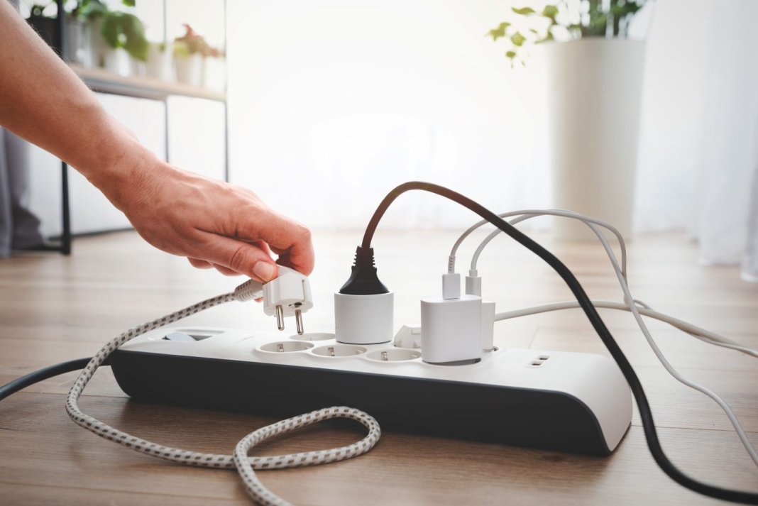Consum de energie al românilor în urma cererilor lui Ilie Bolojan pentru moderație: Informațiile Transelectrica