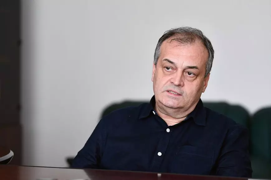 Marian Voinea, businessmanul reținut în legătură cu corupția din sectorul armelor, are conexiuni cu 'Ndrangheta. Marian Voinea, businessmanul reținut în legătură cu corupția din sectorul armelor, are conexiuni cu 'Ndrangheta.